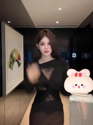 #蕾丝镂空上衣