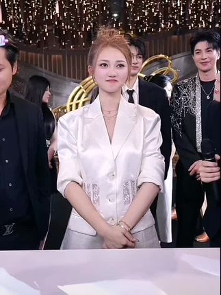 牙刷,到手12支+2个漱口杯,家里亲戚朋友来了可以用,出门旅行方便携带,性价比很高!#牙刷推荐 #自用好物分享 #笑笑姐