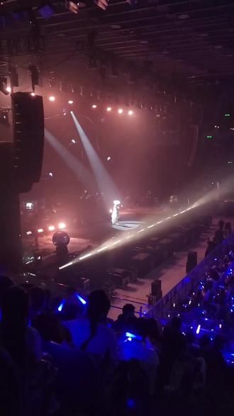 年底了,趁还没过年,赶紧把今年演唱会好听的歌,上传咯!
这个重庆的【重】,巨好听的,尤其歌词!
#姚晓棠 #重 #深圳 #演唱会 #破晓