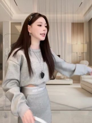 早秋新款时尚洋气短款卫衣+短裙两件套辣妹显瘦套装群韩版爆款女#时尚穿搭 #时尚潮流 #穿搭时尚 #时尚感穿搭