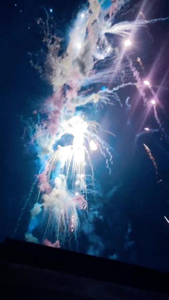 请您看七彩祥云烟花🎆#星空画 #烟花 #银河 #柘港#梦幻