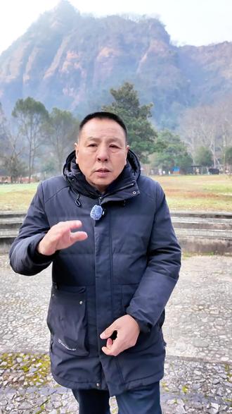 让我们来鸣凤山奔赴一场春节的浪漫,来柴来财#打铁花#鸣凤山景区#春节特惠#龙灯舞狮#篝火晚会