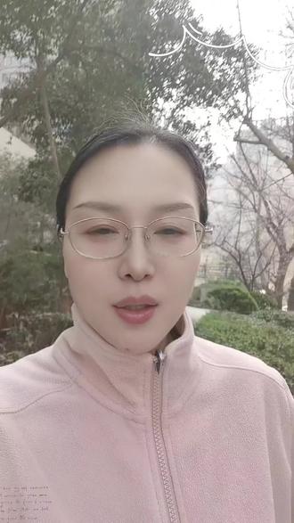 《骆驼祥子》我看完了。
祥子有多努力,现实就有多残酷。
我庆幸呀!咱们生活在一个能努力,能发光的时代。
别抱怨,你已经很幸运了。
顺便说一声,这本书后劲真的很大。
#骆驼祥子 #好书分享 #读书 #小厦的书房 #七年级下册语文