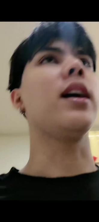 福福今日直播切片分享,后边几张福福帅照呐,反正就是鼓捣半天结果又戴头上了#福福桃桃 #福福#fort #fortpeat #直播切片