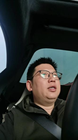 绝对是川渝摊主叫卖的又一封神之作,松弛感激发创造力……#生活 #日常生活 #成都 #搞笑 #板鸭