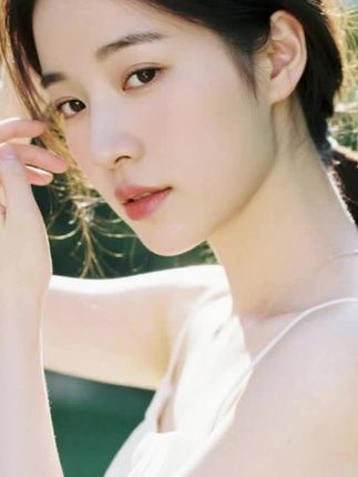 #张予曦毕雯珺真拍了红裙抱 #深情眼 #张予曦 #毕雯珺