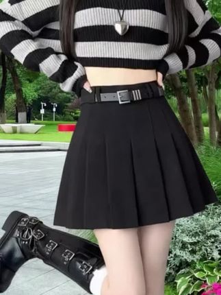 #短裙穿搭 #好身材好气质 #时尚休闲穿搭 #品质半身裙 #精致女人必备