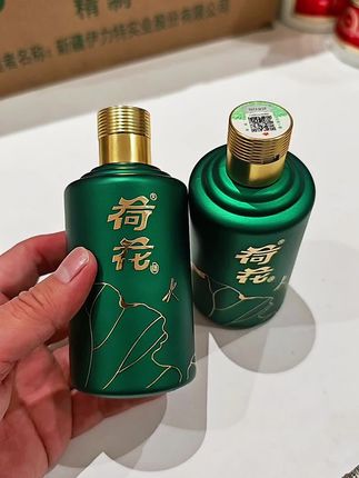 大曲坤沙工艺,酱香型白酒,纯粮酿造。#荷花#酱香型白酒#口粮酒#无限回购的宝藏单品