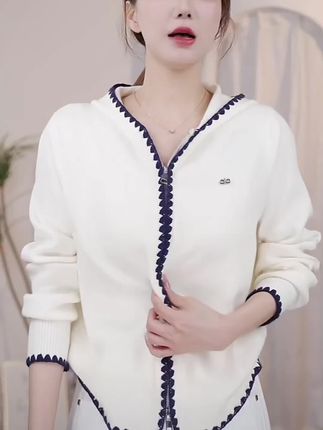 设计感洋气减龄针织衫韩版连帽针织衫女2025新款早秋宽松百搭开衫#开衫外套 #针织开衫 #针织衫 #连帽针织衫 #洋气减龄 @DOU+小助手 @DOU+上热门