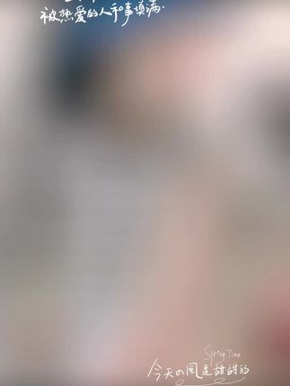 昌月好物 有没有跟我一样就喜欢这种极简风格的?妈妈给我女儿买了一件宽肩的条纹小裙子,上身好洋气好好看哦!当时看了模特图,那个小女孩穿我是一眼就相中了,但是真的没有想到这么便宜的价格,品质居然做到了这么好呀!满满的透气网眼棉料啊,上身非常的绵软舒适。包括他所有的包边拼接处全部是做了双层的,两层的压线工艺经典黑白条纹的搭配,上身简约又时尚,太高级了,宽宽松松的小版型啊,上身又好看又舒服,家有女儿的,这个价格,这个品质,千万别错过呀!#好物分享