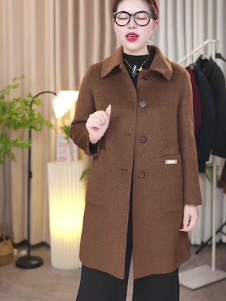 #源头实力厂家 #中年妈妈穿搭 #大衣外套 #羊毛大衣 #工厂一手货 告别臃肿! 这件“显贵”双面羊毛大衣,让你在寒风中也优雅挺拔。