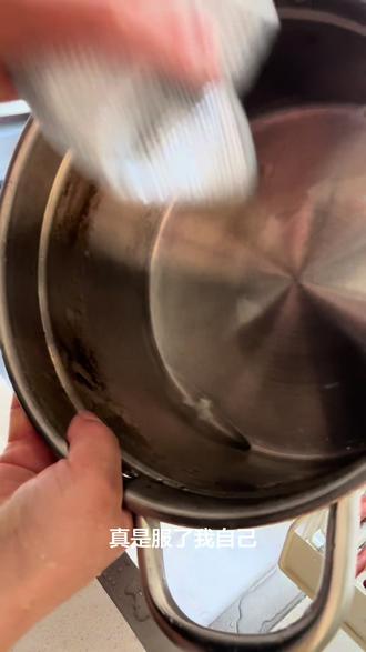 虽然做饭不怎么样,但是我会糊锅😀#厨房清洁 #糊锅 #奥兰仕小白膏