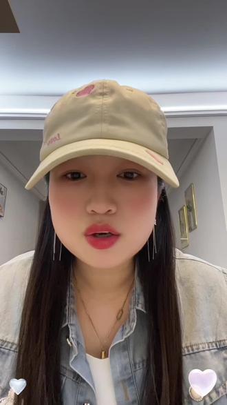 一个人最大的恶意,就是站在自己的角度去随意揣测评论他人,将自己的想法强加于人,你永远不知道别人经历了什么,也不知道一件事背后所有的真相,当你什么都不了解时,凭什么妄下结论,恶意揣测?不乱评价别人,不轻易对别人下判断#日常吐槽的一天