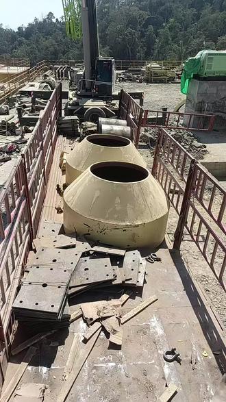 得一个月没来,已完工8层了3月15号,准时开工洗金矿