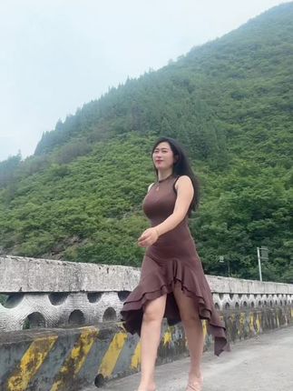 一个人的生活真的很自由自在#个人穿搭展示 #气质高级感穿搭 #单身