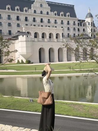 谁会给你买漂亮衣服 你自己 谁会给你买小蛋糕吃 你自己 所以你应该爱谁 亲爱的老己#2025是我成长最快的一年