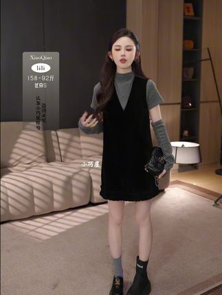 一秒心动|波点半高领套袖上衣丝绒V领花边短款连衣裙套装#连衣裙 #时尚潮流 #洋气减龄 #气质优雅 #时髦时尚