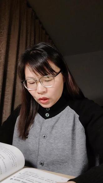 如何应对小人 1. 沉默是最好的反击:他越跳脚,你越平静。无视,就是对他最大的羞辱。
2. 不跟他争对错,只收集他的把柄。关键时刻,一击致命,让他连辩解的机会都没有。
3. 别跟烂人讲道理,浪费口舌!直接切断所有联系和利益往来,让他连靠近你的资格都没有。
4. 不报复,不纠缠,但绝不原谅。
烂掉的果子,自己会从树上掉下来的。
#知识分享 #人性智慧 #读书成长 #读书分享 #人性