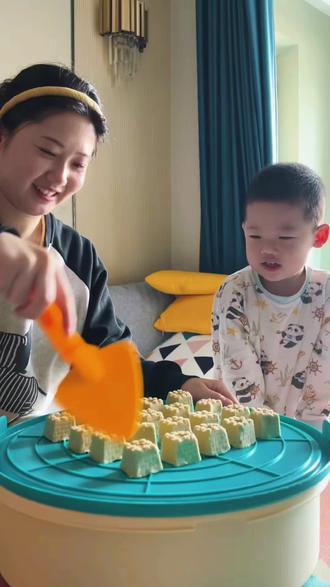 #玩具版霉豆腐来了 太空沙的霉豆腐你们吃了吗?#霉豆腐 #霉豆腐沙发我先坐了 #比霉豆腐更上头的东西出现了 #霉豆腐的风还是吹到了粘土界