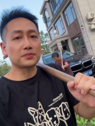 娘要去挖菜园,我就屁颠屁颠的一起去……😎……可卖力了! 好幸福呢!🤭🤭🤭🤭🤭#我的乡村生活 #干活我是认真的 #新农人计划 #农民不易 #接地气