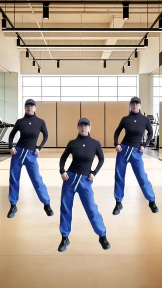 #上热门 坚持健身,不是为了追求完美的身材,而是在日复一日的汗水里,找到和自己和解的方式。#舞蹈随拍 #喜欢跳舞哪里都是舞台 #想怎么跳就怎么跳 #感谢抖音小助手