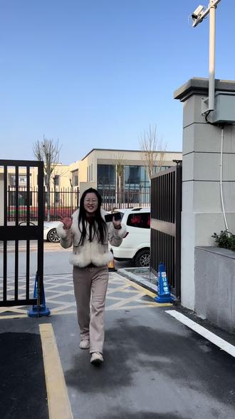 怎样吊顶才能更美观?不仅要关注细节,更重要的是尺寸的把控。今天就带大家来看一下,咱们吊顶工艺的细节以及尺寸的设计,看完视频,相信一定会让您有所收获~#吊顶尺寸 #吊顶工艺 #吊顶细节注意事项