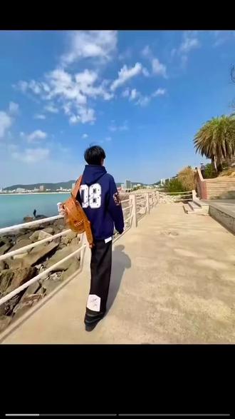 MAX ME倒装马毛【马到成功】冈山原牛盎司原色洗水做旧牛仔裤长裤#裤子穿搭