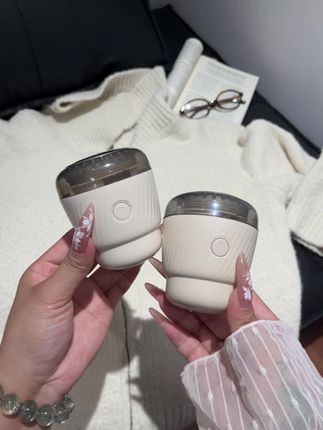 姐妹们这也太绝了!秋冬天爱穿毛衣大衣的赶紧薅一个!衣服起球是真的很没有质感!!!#毛球修剪器#冬季必备 #是时候安排一下了 #超便宜超划算