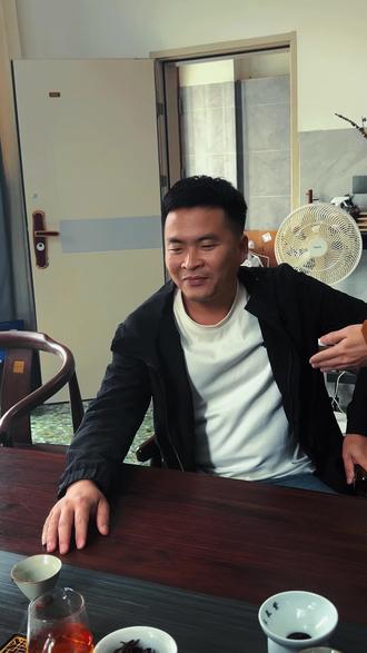 茶倒七分满,留下三分是人情!#茶酒#茶礼仪#人生如茶#搞笑#一定要看到最后 #茶礼仪