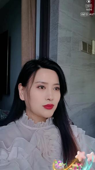 茉莉奶白招人啦!调茶师/店员
简单说:做奶茶、点单、打包、搞卫生,轻松好上手 。
✅ 有无经验都行,带薪培训,有人带
✅ 上班能喝奶茶,每天免费喝+员工折扣
✅ 氛围轻松、同事年轻,不画饼、不压榨
✅ 薪资透明:底薪+绩效+节日三薪
✅ 月休4天,轮班制,健康证可入职后办
要求就一条:爱笑、勤快、靠谱,18–30岁,男女都可。
想来直接私信/到店聊!