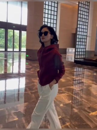 秋冬时尚连帽拉链卫衣外套女春秋宽松长袖休闲百搭空气棉开衫上衣#春秋穿搭 #休闲外套