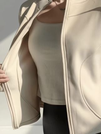 #秋冬穿搭 #修身外套#百搭短外套 #保暖显瘦 #好看百搭外套