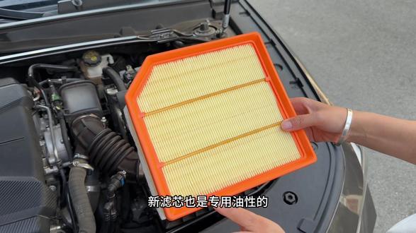 保养前自己更换空气空调滤芯!省钱省时的同时还能享受自己保养的快乐趣!一分钟教会你如何更换!#长安保养#汽车空气滤芯多久换一次#汽车空调滤芯#长安