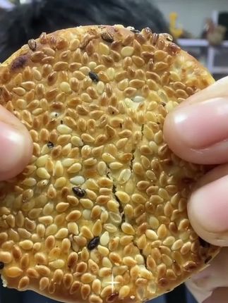 #传统糕点 正宗黄石港饼湖北特产传统手工糕点老式芝麻饼干喜饼怀旧零食馅饼#太好吃了 #手工美食 #超好吃