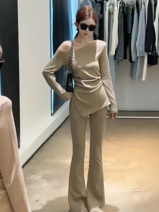 #穿搭展示 #女装穿搭 #洋气上档次 #气质套装 #又美又飒