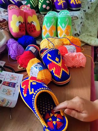 #手工钩织 #纯手工编织拖鞋 #手工毛线编织 #纯手工打造 #有喜欢的吗