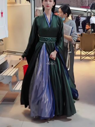 绿袍长剑堪风流 #陈都灵 #雾妄言