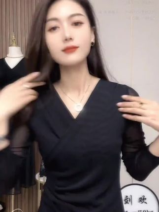 #时尚减龄显年轻 #气质范 #内搭外穿都好看 #洋气小衫 #时尚搭配