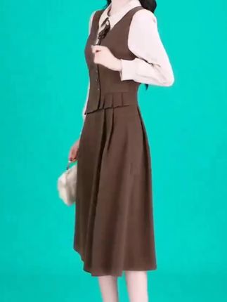 小香风连衣裙女秋轻奢高级感广州十三行重要场合假两件马甲背带裙