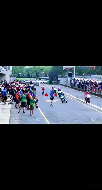 当火星人开始玩兵法,以退为进场面惊心动魄。#motogp #马奎斯 #摩托车赛事 #竞技体育的魅力所在 #motogp世界冠军
