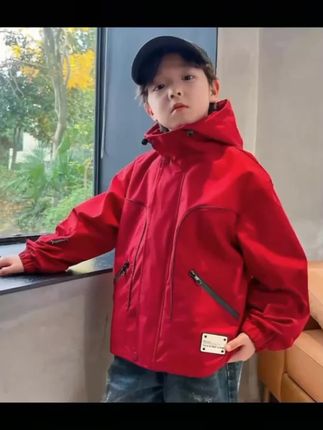 儿童装男童秋装外套春秋款冲锋衣2025新款中大童红色夹克男孩痞帅