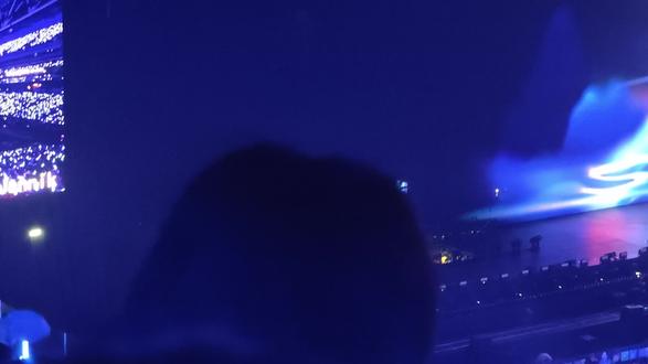 人生三万天,因为遇见了@卡布叻_周深 你,我们才值得留恋
#周深浮光 #周深 #周深2025巡回演唱会 #周深香港 #你去看的第一场演唱会的照片