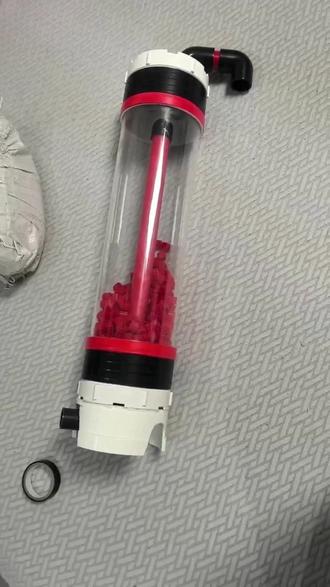 手把手教低成本做流化桶(生物反应器)。k1旋转不沉底,旋转跳跃我闭着眼。不是最好,但避坑全网最便宜教程,用料在开头。接头可以楼下五金店解决打孔打胶就有理由找老板帮忙#热门 #流化床 #鱼缸过滤 #DIY #有手就行