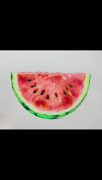 #跟着抖音学画画 #绘画教程 #随手画 #一般人不告诉他 🍉 彩铅西瓜绘画技巧分享
这张彩铅西瓜画得非常写实,色彩层次和质感都很到位,下面我帮你拆解一下核心技巧,方便你参考和练习:
1. 起形与铺色
- 精准起形:先用铅笔轻轻勾勒出西瓜的弧形轮廓,注意果肉的弧度和果皮的厚度,确保整体比例协调。
- 底色铺色:
- 果肉:用浅红色或肉粉色大面积平涂,作为基础色,注意留出高光和籽的位置。
- 果皮:用浅绿色铺出果皮底色,靠近果肉的部分可以稍浅,外侧稍深。
2. 塑造体积与层次
- 果肉色彩过渡:
- 用大红色加深果肉的暗部和纹理处,模拟西瓜的自然纹路。
- 用橘红色或橙色在果肉中心区域叠加,增加暖调,让颜色更有层次。
- 用白色彩铅提亮高光和反光,表现西瓜的水润感。
- 果皮层次:
- 用深绿色加深果皮外侧和底部,表现厚度和阴影。
- 用黄绿色在果皮内侧(靠近果肉处)叠加,模拟瓜皮的嫩感。
- 用深蓝色或紫色在果皮最底部轻轻扫过,增加冷调,让西瓜更“沉”。
3. 细节刻画
- 西瓜籽:
- 先用黑色画出籽的轮廓,注意籽的朝向和疏密分布。
- 用深棕色在籽的一侧加深,表现立体感,再用白色点出籽的高光,让它看起来更有光泽。
- 果肉纹理:
- 用深红色或紫红色顺着西瓜的纤维纹理轻轻排线,模拟果肉的纤维感。
- 用白色彩铅在高光处反复轻擦,表现西瓜的汁水感。
4. 质感与氛围
- 水润感:通过大面积的白色高光和柔和的色彩过渡,表现西瓜的新鲜多汁。
- 真实感:注意色彩的冷暖对比,果肉偏暖,果皮外侧偏冷,让画面更有呼吸感。
- 收尾:用深绿色或黑色轻轻勾勒轮廓线,强化西瓜的边缘,让主体更突出。