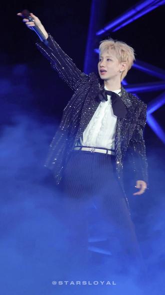 我还是没走出那天的西安🤵🏻
#现场演唱 #汪苏泷 #就让这大雨全都落下大合唱 #汪苏泷一开口谁的dna动了