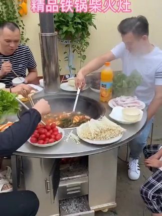加厚款不锈钢无烟柴火灶。#实拍原视频 可移动室内,户外都可以用。冬天在室内还可以取暖。柴火灶做饭嘎嘎香。