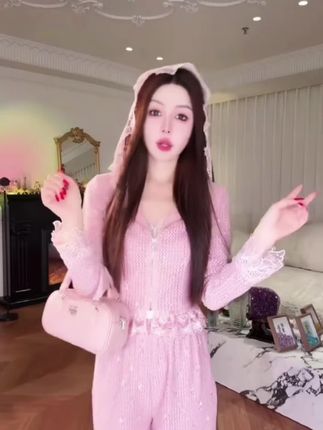 时髦减龄亮片刺绣拼花边短款外套&直筒裤套装#女装 #女装新品日