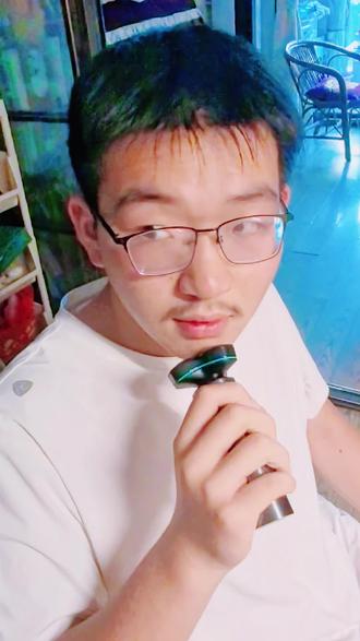 我的男孩长大了!16岁生日,第一次刮胡须。#快乐成长