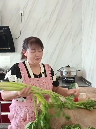 厨房里的快乐《陕西方言》顺口溜,开心快乐每一天。