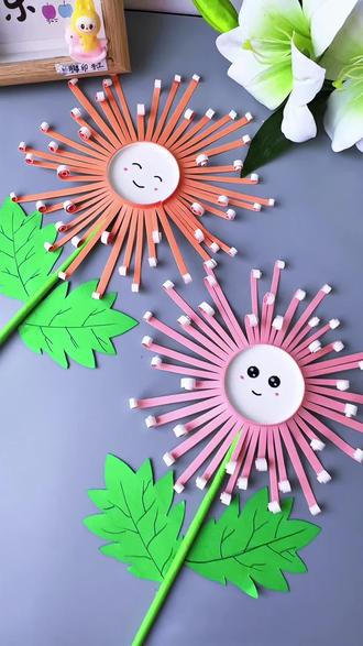 清明节快到了,用纸杯简单几步就能做好看的菊花,快和小朋友一起试试吧~#亲子手工 #清明节手工 #晒出你家萌娃做的手工 #纸杯手工 #幼儿园手工